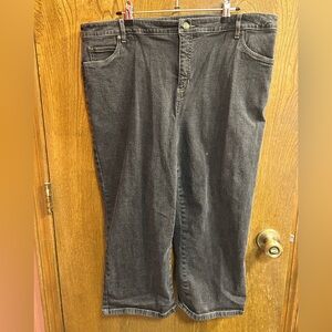 Tribal Straight-Leg Capri Jeans in Black Wash
